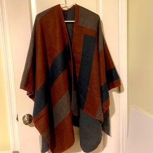BB Dakota Reversible Poncho